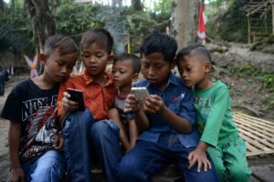 Aturan Ketat Pemerintah Lindungi Anak Di Internet